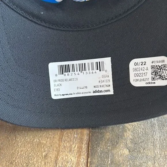 LGBTQ ADIDAS “LOVE UNITeES” Hat NEW WITH TAG - Picture 5 of 7